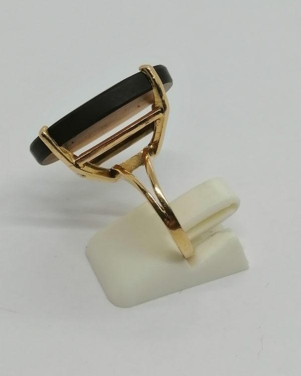 Bague en or, avec intaille en pâte de verre de couleur cornaline, vers 1940-50. – Image 3