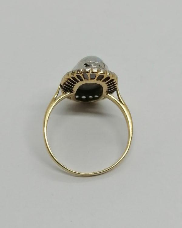 Bague or, entourage de roses de diamants, et cabochon d'opale, vers 1900. – Image 3