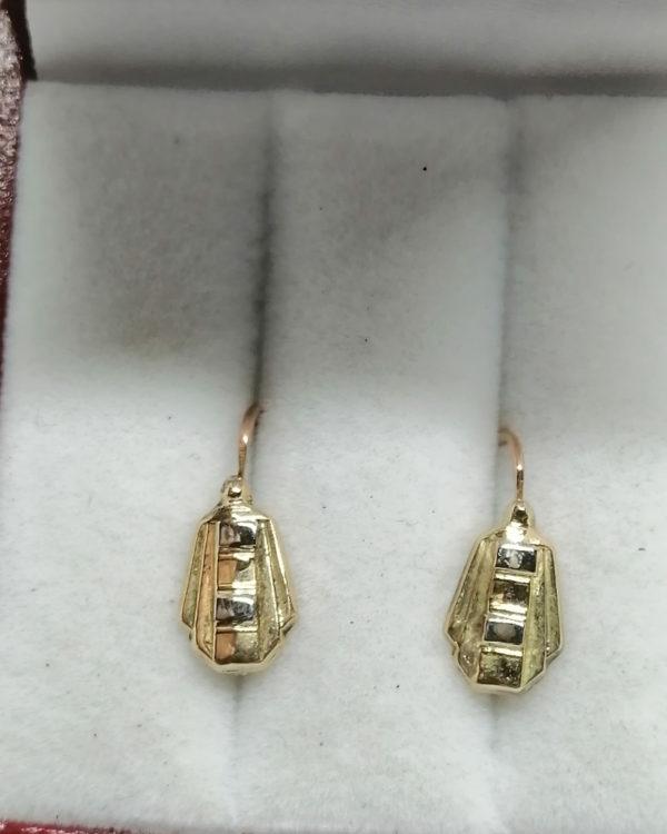 Boucles d'oreilles en or, tricolore, de forme géométrique, pré-Art déco, vers 1925. – Image 2