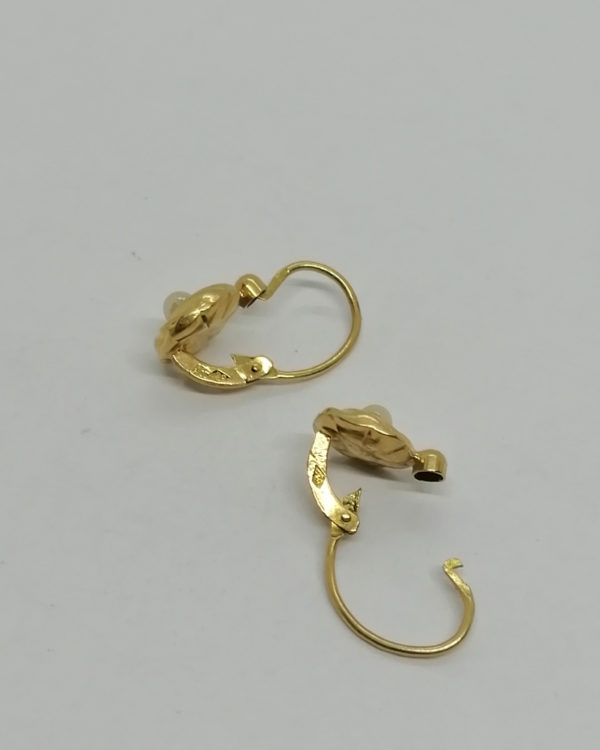 Boucles d'oreilles en or, modèle enfant, perle d'imitation, 1930-40. – Image 4