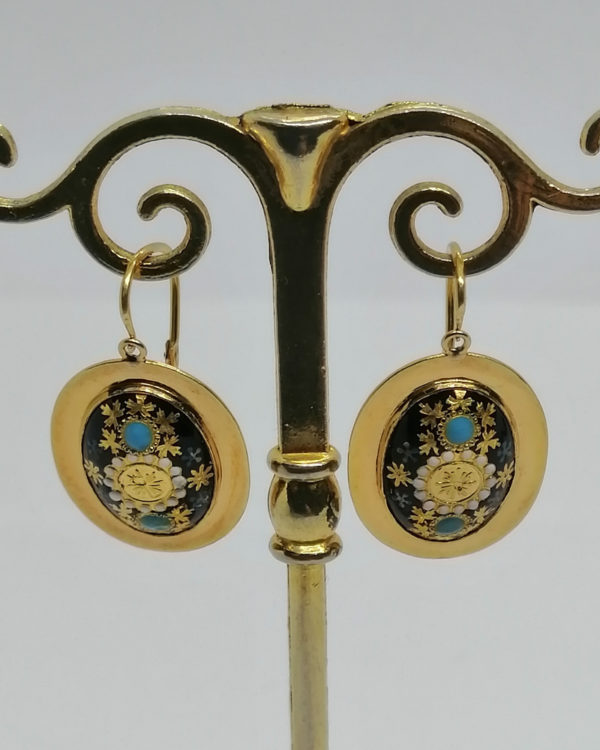 Boucles d'oreilles en or, décor travail d'émail, vers 1900, Art Nouveau. – Image 4