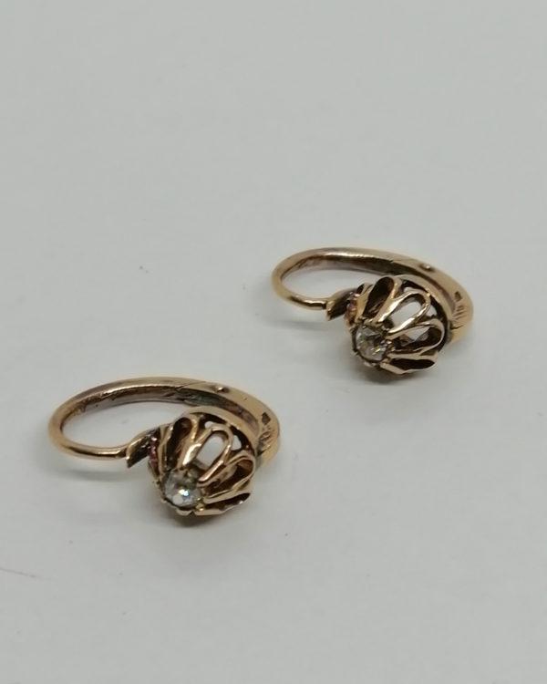 Boucles d'oreilles en or rosé, sertie couronne, diamant taille ancienne, 1900.