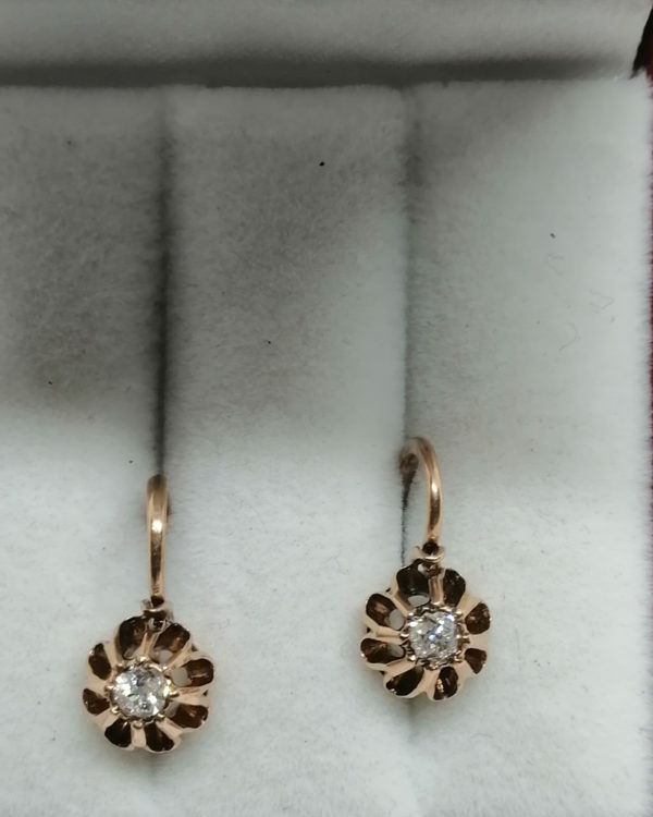 Boucles d'oreilles en or rosé, sertie couronne, diamant taille ancienne, 1900. – Image 3