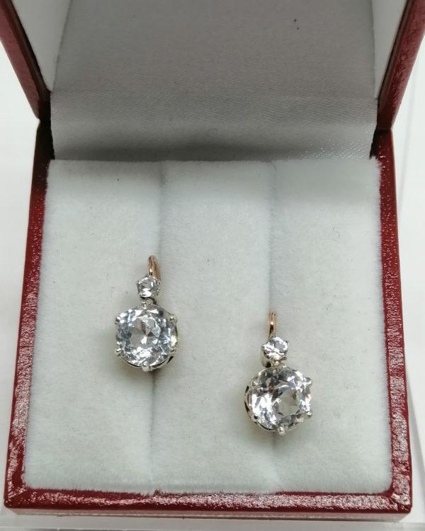 Boucles d'oreilles or rosé, et verre taillé en coussin, vers 1880. – Image 2