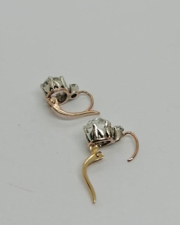 Boucles d'oreilles or rosé, et verre taillé en coussin, vers 1880. – Image 3
