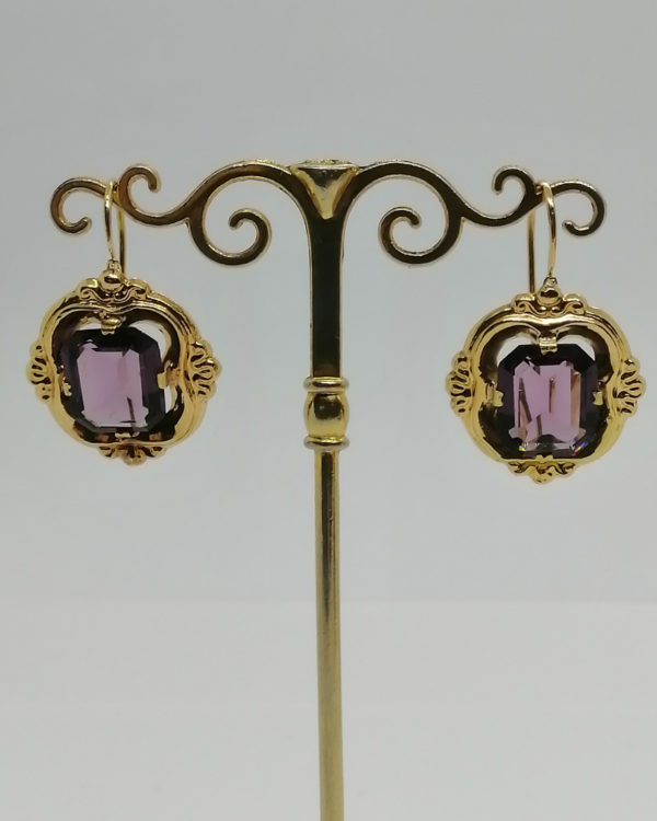 Boucles d'oreilles en or, grosse dormeuse et pâte de verre facettée, Napoléon III. – Image 3