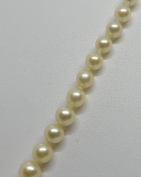 Collier fermoir or, chute de 102 perles de culture, 1960-80. – Image 2