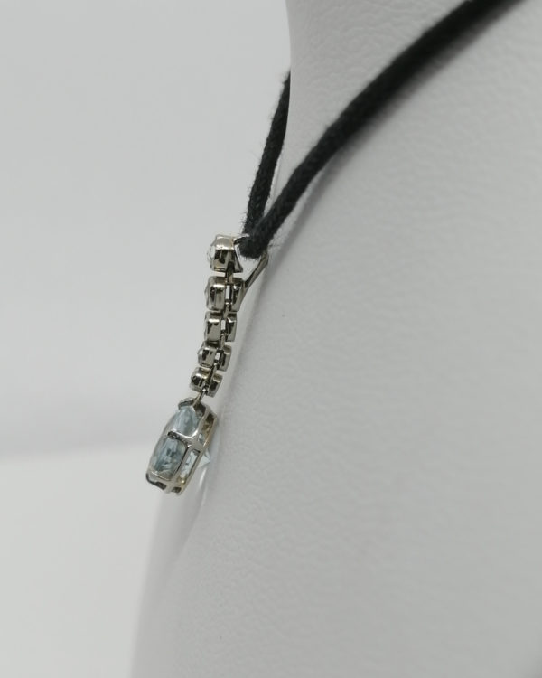 Pendentif en or gris, roses de diamants et aigue-marine, 1930, Art Déco. – Image 3