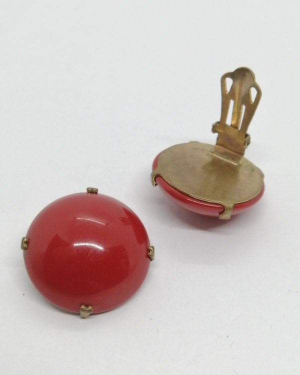 Boucles d'oreilles clip, bouton de pâte de verre rouge, 1930-40. – Image 3