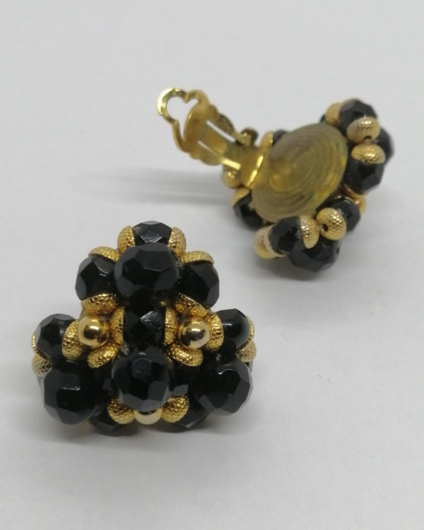 Boucles d'oreilles clip, composition laiton et pâte de verre facetté noir. – Image 3