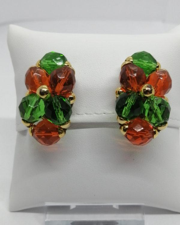 Boucles d'oreilles clip laiton, et composition, de verre coloré facetté.