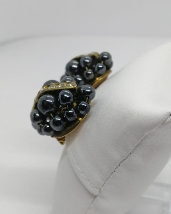 Boucles d'oreilles clip laiton, boules d'hématite et strass blanc. – Image 2