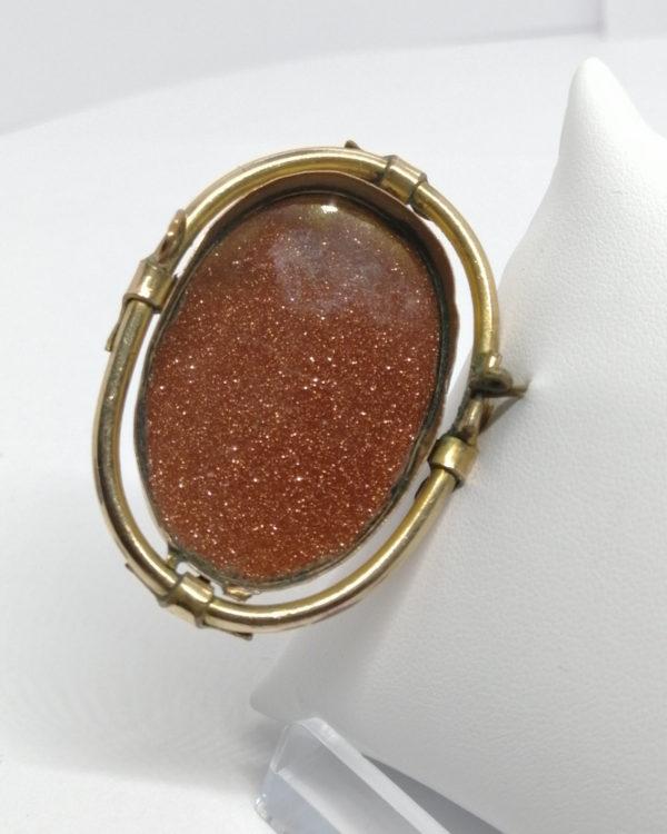 Broche en laiton jaune, pâte de verre pierre du soleil, fin 19ième siècle. – Image 3