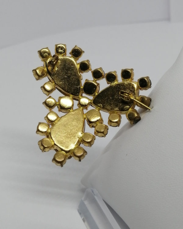 Broche laiton, avec gros strass facettés couleur quartz fumé et strass noir, 1940-50. – Image 3