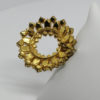 Broche laiton, ronde et pavage de strass de couleur vert différents, 1940-50. – Image 3
