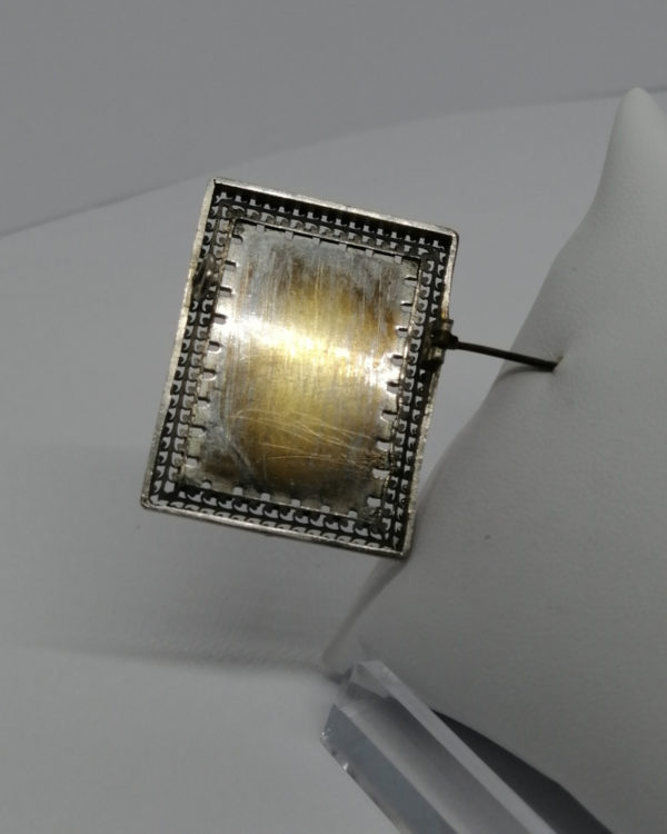 Broche en laiton argenté, forme façon cadre, avec portrait miniature d'un émail sur cuivre, vers 1880. – Image 4