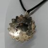 Pendentif en pomponne, et pavage de grenats taille bohême, vers 1890-1900. – Image 4