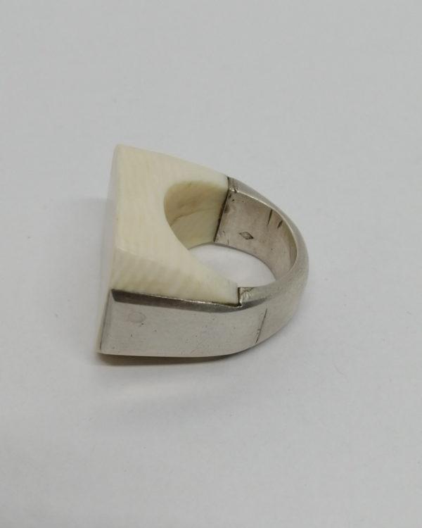 Bague argent , avec matière noble taillée, vers 1925-30. – Image 3