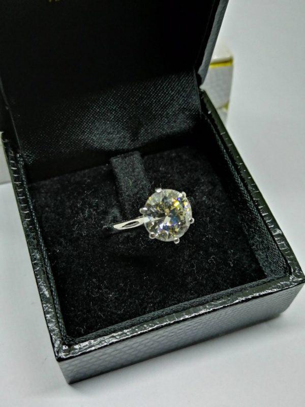 Bague solitaire en platine, Diamant, taille brillant, avec certificat de laboratoire. – Image 2