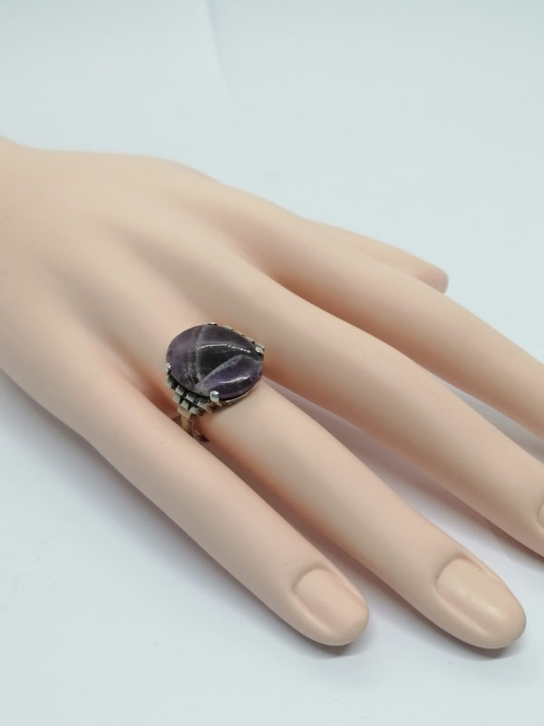 Bague argent, cabochon d'améthyste brut, monture en escalier, Art Déco. – Image 5