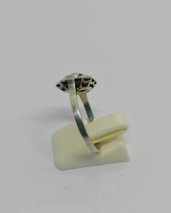 Bague argent, de forme géométrique, pavage de saphir blanc, Art Déco. – Image 2