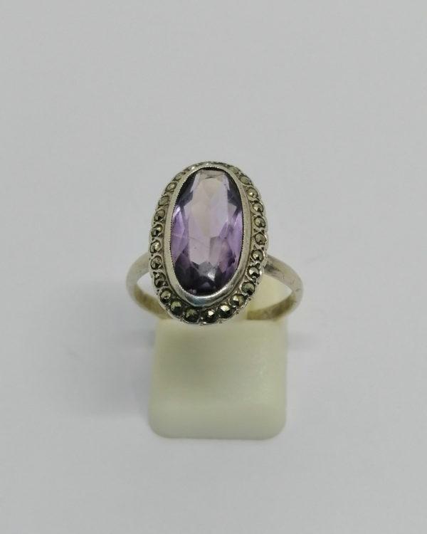 Bague argent, améthyste et marcasites naturelles, vers 1920.