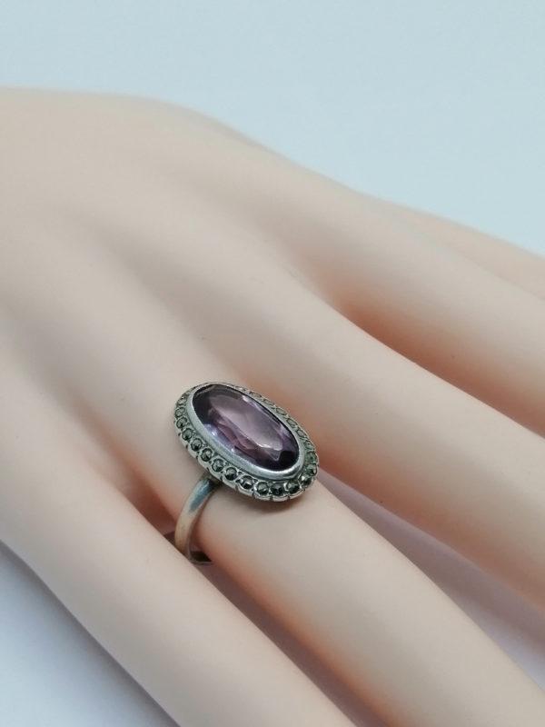 Bague argent, améthyste et marcasites naturelles, vers 1920. – Image 4