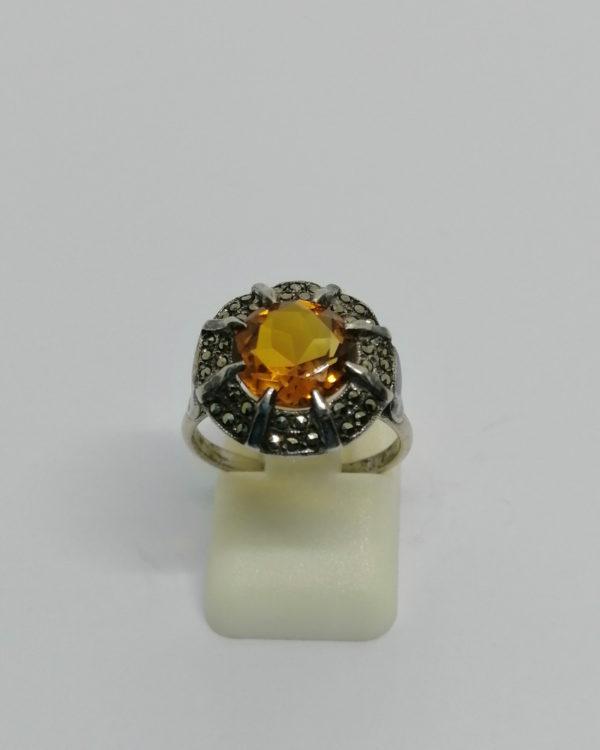 Bague argent, citrine ambrée et pavage de marcasites vers 1930.