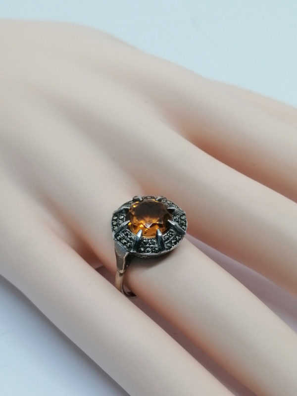Bague argent, citrine ambrée et pavage de marcasites vers 1930. – Image 4