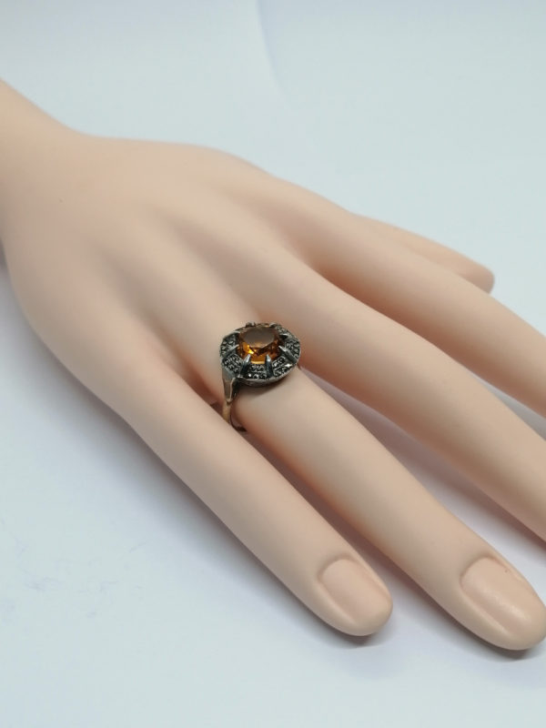 Bague argent, citrine ambrée et pavage de marcasites vers 1930. – Image 5