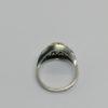 Bague argent, modèle dôme ajouré et sertie de saphir blanc, Art Déco. – Image 3
