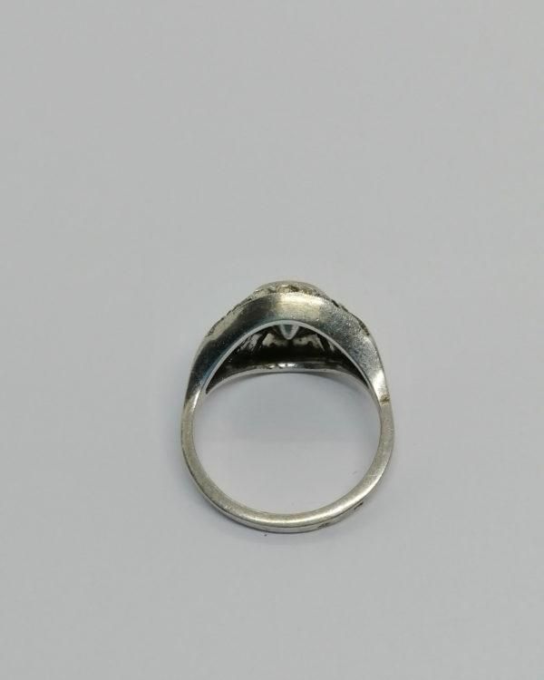Bague argent, modèle dôme ajouré et sertie de saphir blanc, Art Déco. – Image 3
