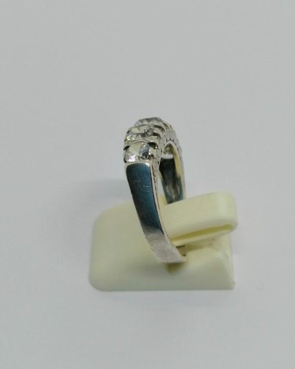 Bague argent, jarretière, avec sertie de saphirs blanc, 1920-30. – Image 2