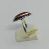 Bague argent, forme marquise, cabochon de corail, sertie de marcasites, vers 1925. – Image 2