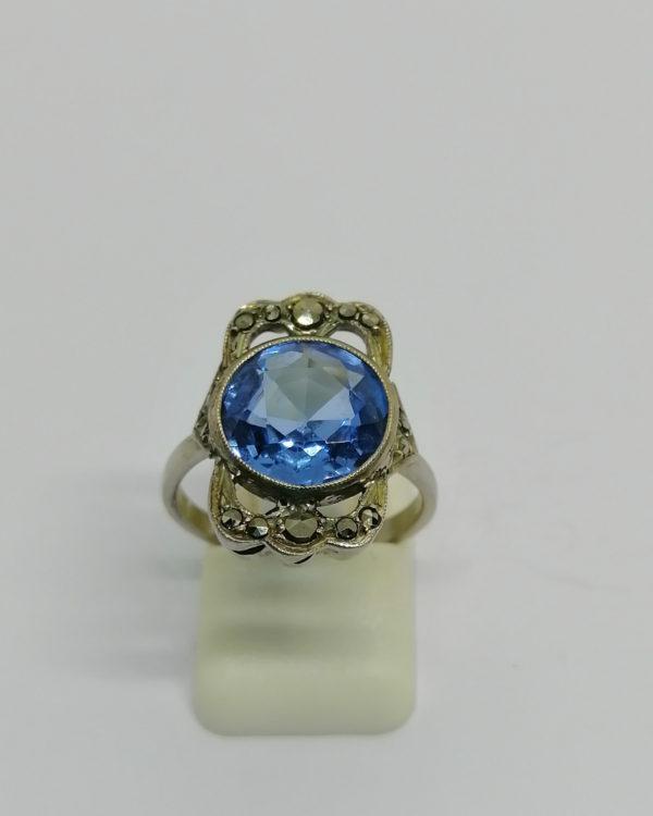 Bague argent, pierre bleu de synthèse et pavage de marcasites, vers 1920.