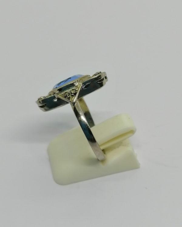 Bague argent, pierre bleu de synthèse et pavage de marcasites, vers 1920. – Image 2