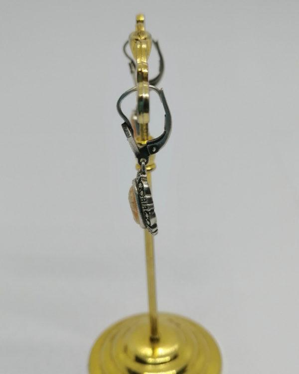 Boucles d'oreilles pendantes camée coquillage, marcasites, vers 1920-30. – Image 3