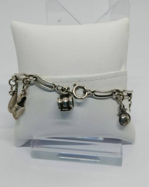 Bracelet argent, maillon long et incurvé, avec breloques, Pays-Basque. – Image 2