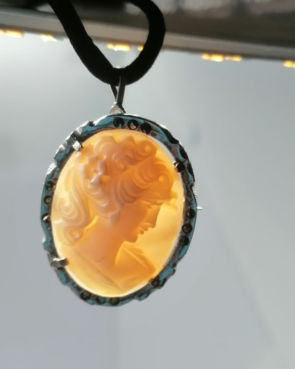 Broche/pendentif argent, entourage marcasites et camée portrait femme au long cheveux, vers 1940-60. – Image 5