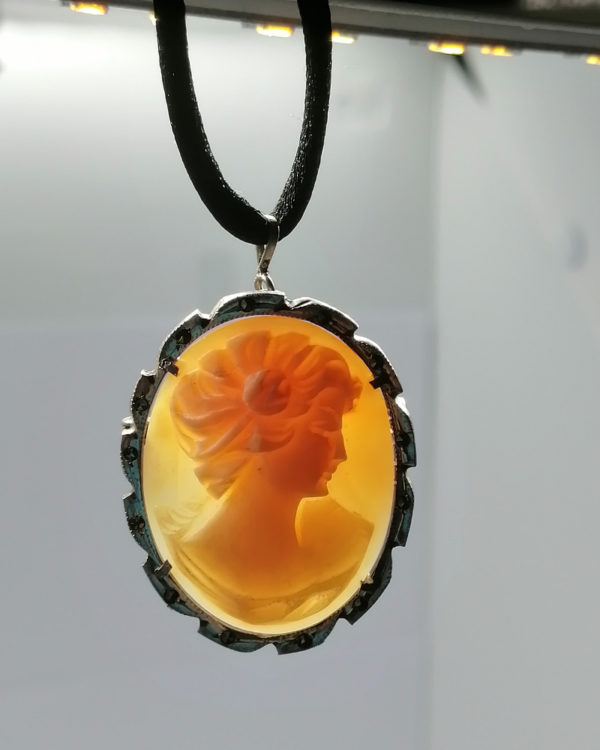 Broche/pendentif argent, marcasites et camée, portrait de femme. – Image 5