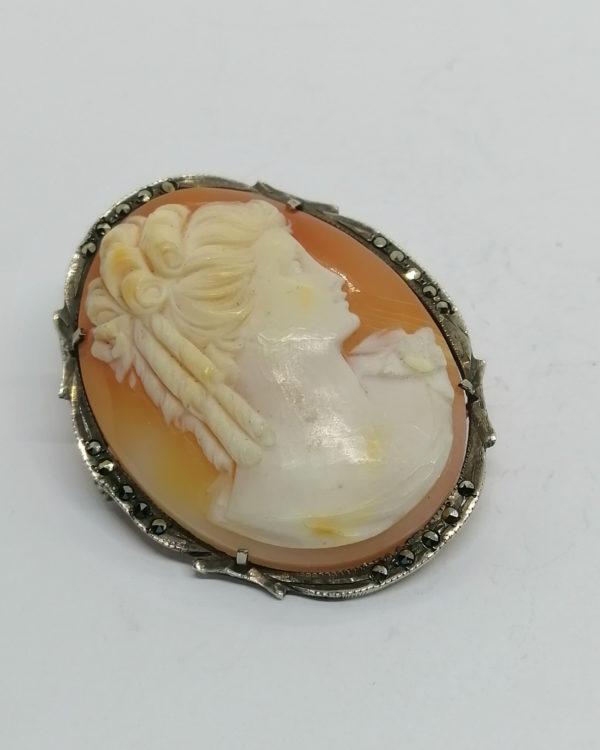 Broche/pendentif argent, marcasites et camée coquillage, femme aux bouclettes. – Image 2