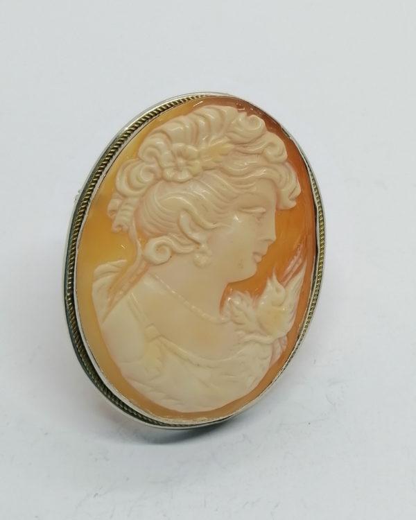 Broche/pendentif argent, camée portrait de femme aux bijoux, 1930-40.