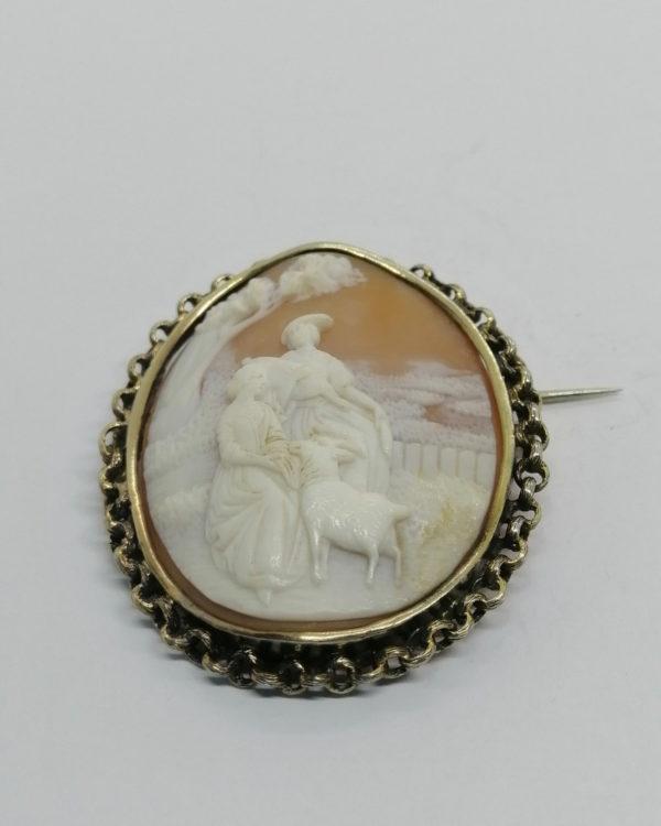 Broche argent/vermeil rosé, camée représentant une scène champêtre et romantique, vers 1900. – Image 3