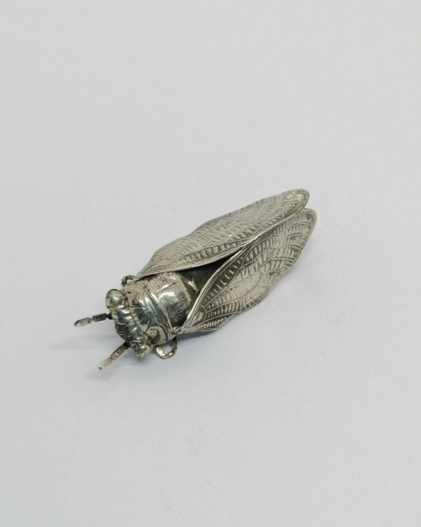 Broche argent, cigale, finement travaillée, vers 1900-20.