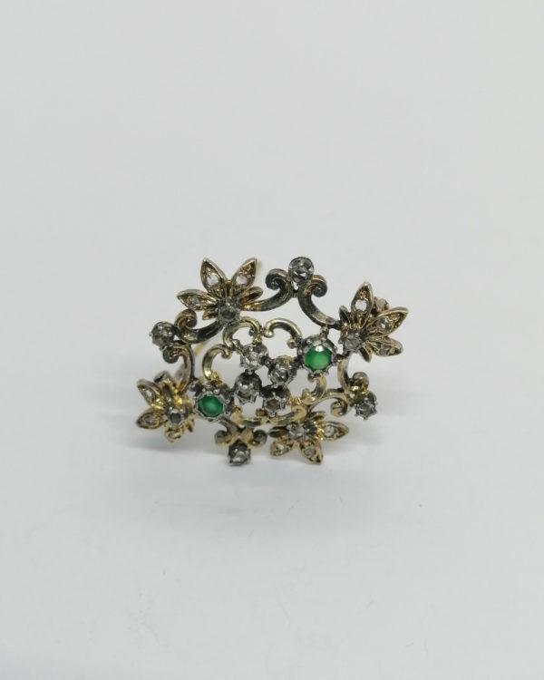 Broche argent et placage d'or rosé, sertie d'agate verte et de roses de diamants, vers 1900.