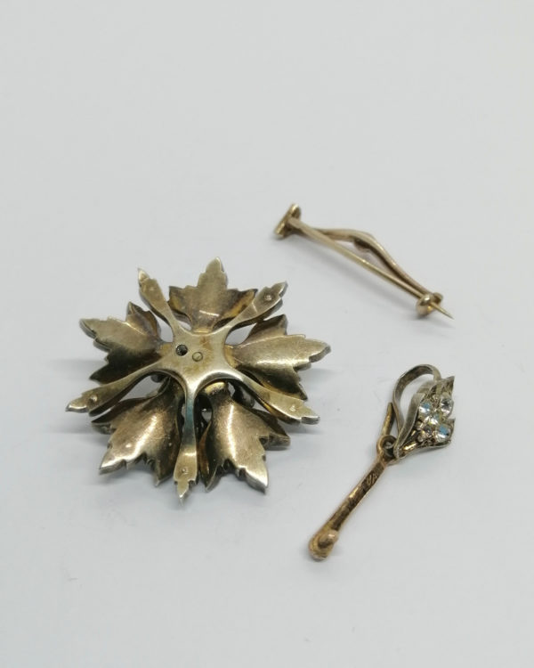 Broche/pendentif argent et vermeil rosé, à transformation, sertie de pierres en verre, Napoléon III. – Image 5