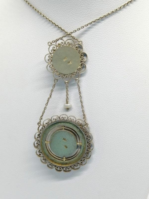Collier argent vermeil, avec pendants filigranés, perles mabé et émail bleu guilloché, vers 1900. – Image 4