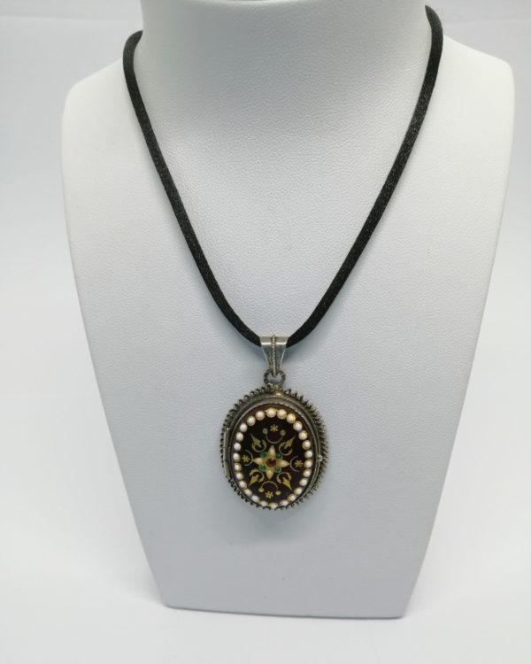 Pendentif argent/vermeil, émaux de Bressan, cassolette ouvrante, vers 1920.