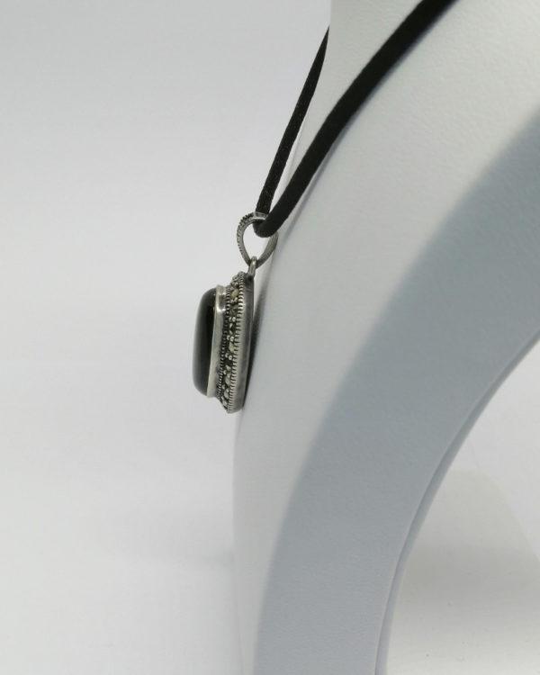 Pendentif argent, cabochon d'onyx et pavage de marcasites, Art Déco. – Image 3