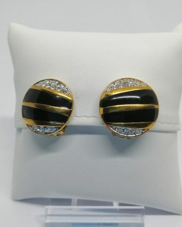 Boucles d'oreilles, clip, laiton jaune émail noir et pierre blanche,1960-80.